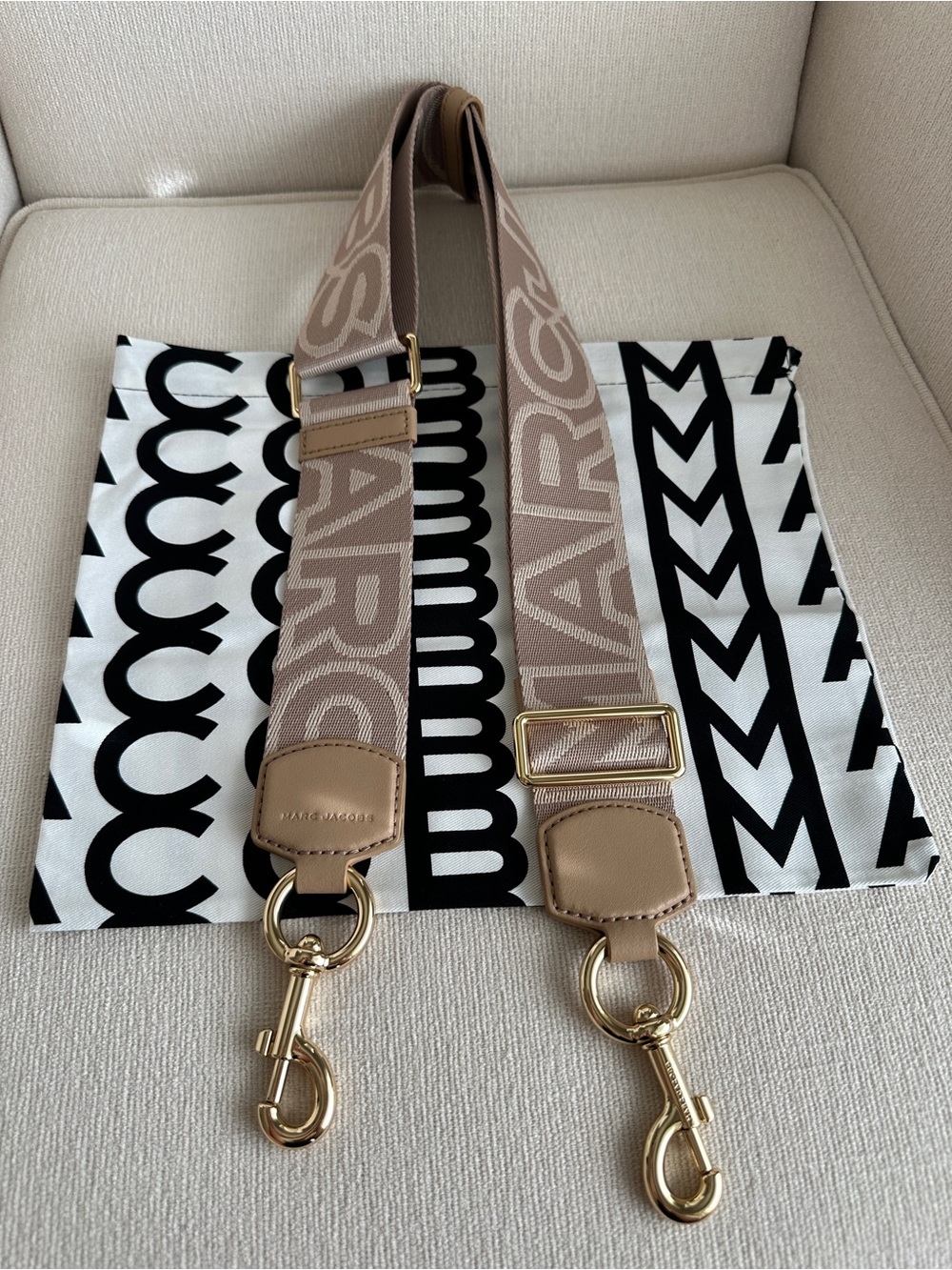 MARC JACOBS THE OUTLINE LOGO WEBBING STRAP